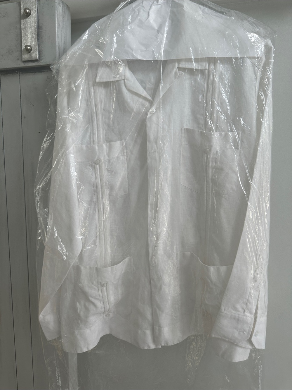 Classic White Linen Guayabera made by Presuel in Yucatán, Mexico. Size 44.